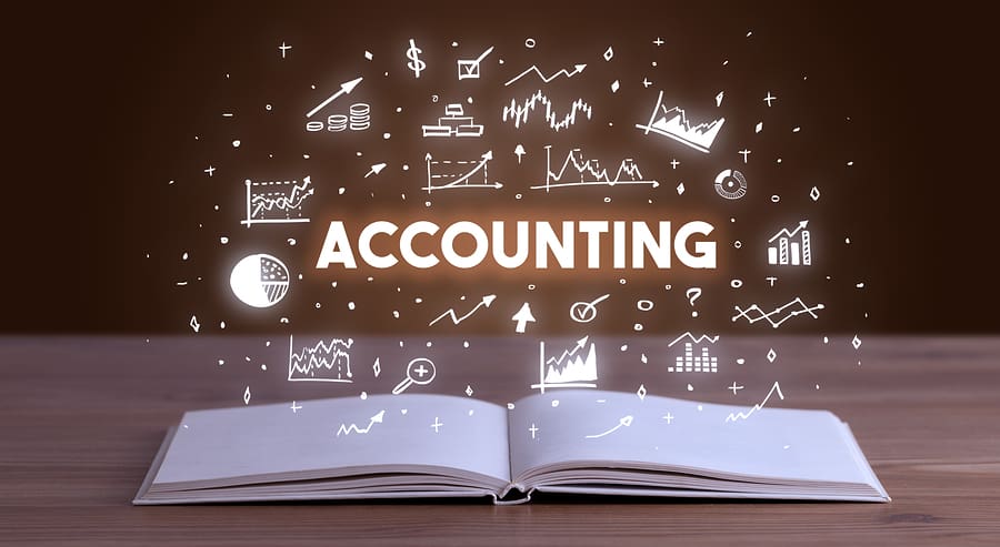 what does a UK accountant do