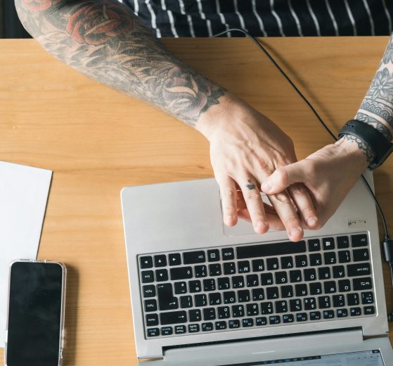 trigger finger while typing