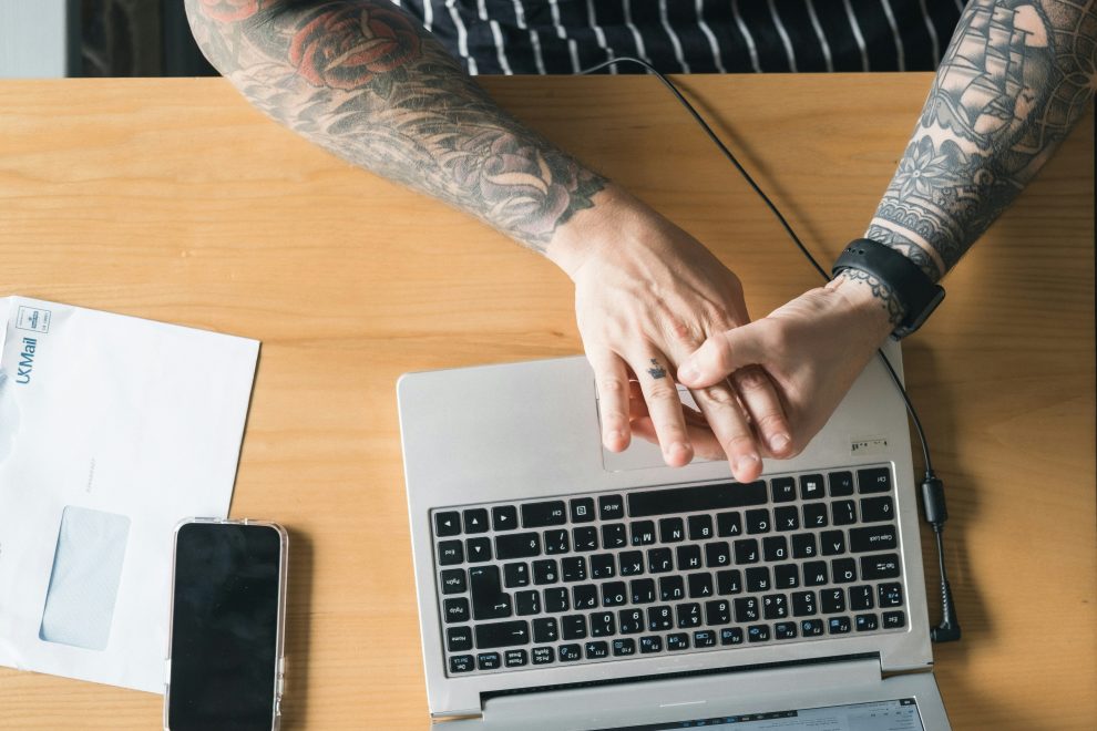 trigger finger while typing