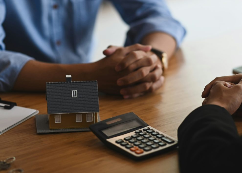 Client receiving mortgage advice in Cardiff by a mortgage broker